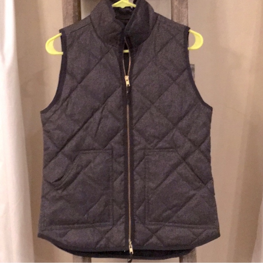 JCrew puffer vest. I great condition.